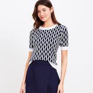LOFT Black and White Wave Pattern Short Sleeve Top